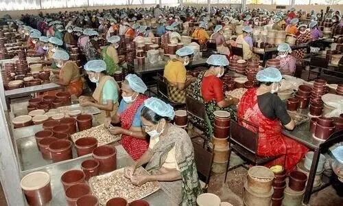 കശുവണ്ടി തൊഴിലാളികൾക്ക് 20 ശതമാനം ബോണസ്