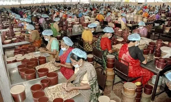 കശുവണ്ടി തൊഴിലാളികൾക്ക് 20 ശതമാനം ബോണസ്