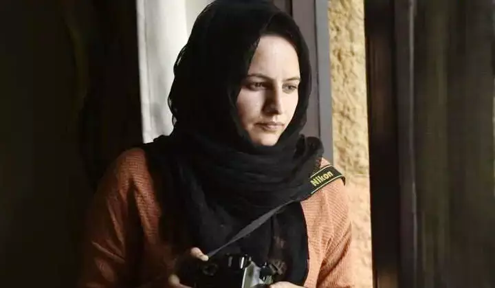 യു.എ.പി.എ ചുമത്തിയ കശ്മീരി ഫോേട്ടാഗ്രാഫർ മസ്രത് സഹ്റക്ക് പീറ്റർ മാക്ലർ പുരസ്കാരം യു.എ.പി.എ ചുമത്തിയ കശ്മീരി ഫോേട്ടാഗ്രാഫർ മസ്രത് സഹ്റക്ക് പീറ്റർ മാക്ലർ പുരസ്കാരം