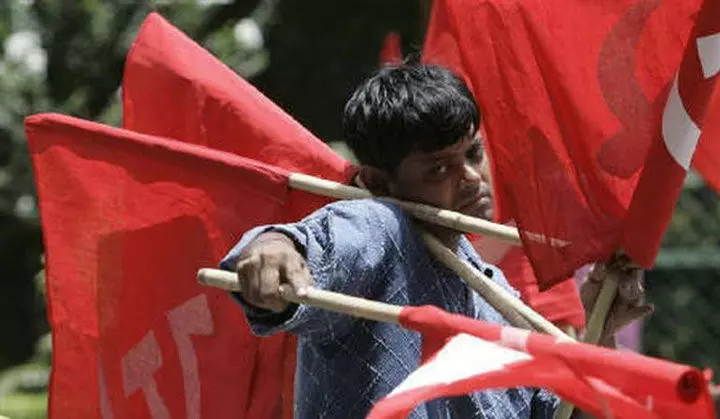 ബംഗാളിൽ സി.പി.എമ്മിൽ നിന്ന്​ യുവാക്കൾ ബി.ജെ.പിയിലേക്കും തൃണമൂലിലേക്കും ഒഴുകുന്നതായി പാർട്ടി വിലയിരുത്തൽ​