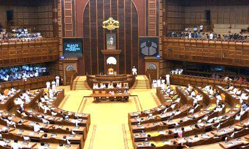 അവിശ്വാസ പ്രമേയം: വി.എസും സി.എഫ് തോമസും പങ്കെടുക്കില്ല; ബി.ജെ.പി പിന്തുണക്കും അവിശ്വാസ പ്രമേയം: വി.എസും സി.എഫ് തോമസും പങ്കെടുക്കില്ല; ബി.ജെ.പി പിന്തുണക്കും