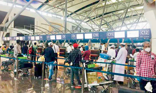 സർക്കാർ മേഖലയിലെ വിദേശ ജോലിക്കാരുടെ എണ്ണം കുറയുന്നു