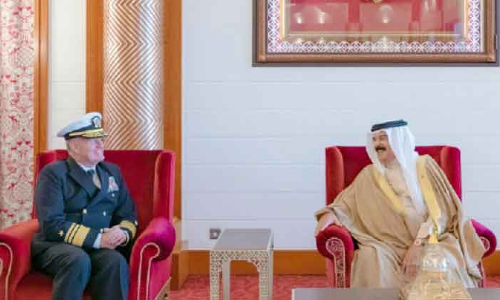 പുതിയ യു.എസ്​ നേവൽ കമാൻഡർ ഹമദ്​ രാജാവുമായി കൂടിക്കാഴ്​ച നടത്തി