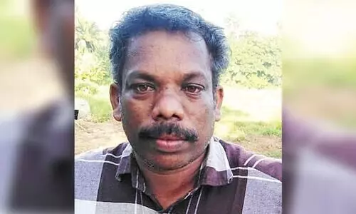 വെള്ളത്തിൽ മുങ്ങിയ വിദ്യാർഥിയുടെ ജീവൻ രക്ഷിച്ച് യുവാവ്