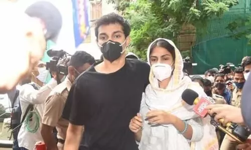 സുശാന്തിൻെറ മരണം: സി.ബി.ഐ റിയ ചക്രവർത്തി​യെ ചോദ്യം ചെയ്യലിന്​ വിളിപ്പിച്ചില്ലെന്ന്​ അഭിഭാഷകൻ