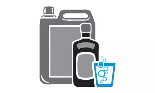 അതിർത്തി ഗ്രാമങ്ങളിൽ വ്യാജമദ്യം വ്യാപകം