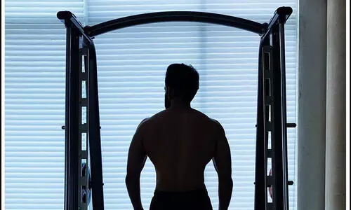 അപ്പനേംകൂട്ടി ജിമ്മിലേക്ക്​ വാ; ടോവിനോയെ ക്ഷണിച്ച്​ പൃഥ്വീരാജ്​