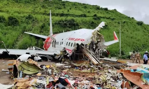 കരിപ്പൂർ അപകടം: പരിക്കേറ്റ 55 പേർക്ക് നഷ്ടപരിഹാരം നൽകി കരിപ്പൂർ അപകടം: പരിക്കേറ്റ 55 പേർക്ക് നഷ്ടപരിഹാരം നൽകി