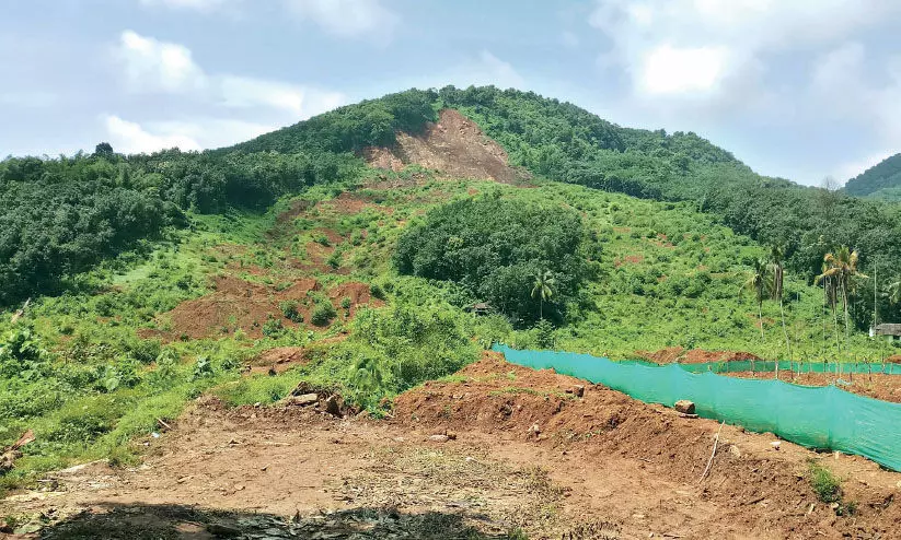 ക​വ​ള​പ്പാ​റ ഉ​രു​ള്‍പൊ​ട്ട​ല്‍: കൃ​ഷി​ഭൂ​മി ന​ഷ്​​ട​പ്പെ​ട്ട​വ​ര്‍ക്ക് ന​ഷ്​​ട​പ​രി​ഹാ​രം ല​ഭ്യ​മാ​യി​ല്ല