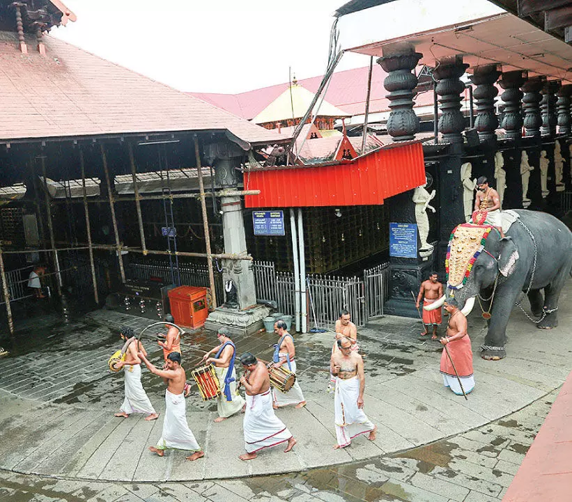 ഗുരുവായൂരിൽ തൃപ്പുത്തരി ആഘോഷിച്ചു ഗുരുവായൂരിൽ തൃപ്പുത്തരി ആഘോഷിച്ചു