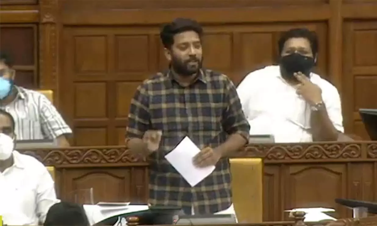 സർക്കാർ സർവീസിൽ കയറാൻ വേണ്ടി ചെറുപ്പക്കാർക്ക്​ സ്വപ്​നയായി മാറാൻ കഴിയില്ല -ഷാഫി പറമ്പിൽ