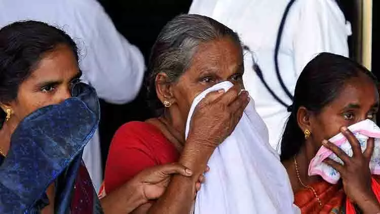 ഒാണക്കാല കോവിഡ് പ്രതിരോധം: ചുമതല ജില്ലകൾക്ക്, കണക്കിൽ കണ്ണ് വേണം ഒാണക്കാല കോവിഡ് പ്രതിരോധം: ചുമതല ജില്ലകൾക്ക്, കണക്കിൽ കണ്ണ് വേണം