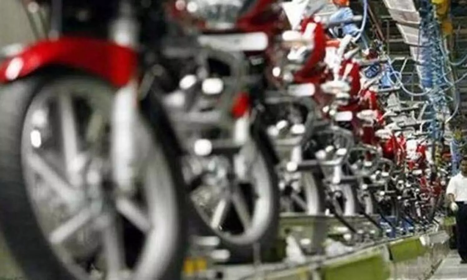 ഇരുചക്രവാഹനങ്ങളുടെ ജി.എസ്​.ടി കുറച്ചേക്കും