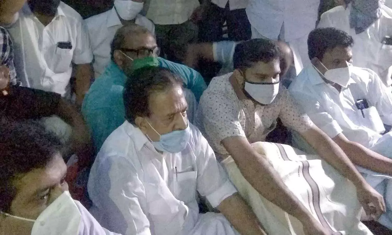 തീപിടിത്തത്തിന്​ പിന്നാലെ പ്രതിഷേധം, അറസ്​റ്റ്​; സംഘർഷ ഭൂമിയായി സെക്രട്ടറിയേറ്റ്​