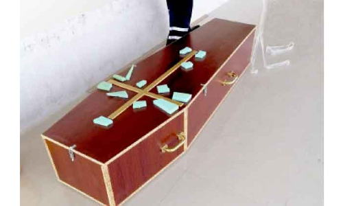 ത​ട​സ്സ​ങ്ങ​ളു​ടെ പെ​രു​മ​ഴ​ക്കൊ​ടു​വി​ൽ 29ാം ദി​വ​സം ഫ്ര​ഡി​ക്ക്​ അ​ന്ത്യ​നി​ദ്ര