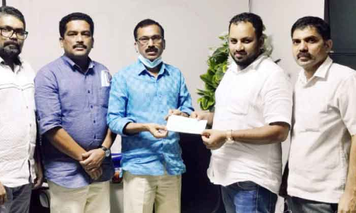 പാ​ണ്ടി​ക്കാ​ട് പ്ര​വാ​സി അ​സോ​സി​യേ​ഷ​ൻ കു​ടും​ബ സു​ര​ക്ഷാ ഫ​ണ്ട് കൈ​മാ​റി