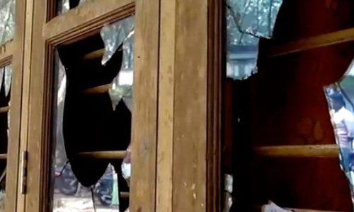 പേരാമ്പ്ര മേഖലയിൽ വീടുകൾക്ക് നേരെ അക്രമം തുടരുന്നു പേരാമ്പ്ര മേഖലയിൽ വീടുകൾക്ക് നേരെ അക്രമം തുടരുന്നു