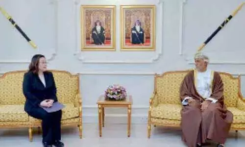 സ​യ്യി​ദ്​ ശി​ഹാ​ബ്​ അ​മേ​രി​ക്ക​ൻ അം​ബാ​സ​ഡ​റു​മാ​യി കൂ​ടി​ക്കാ​ഴ്​​ച ന​ട​ത്തി