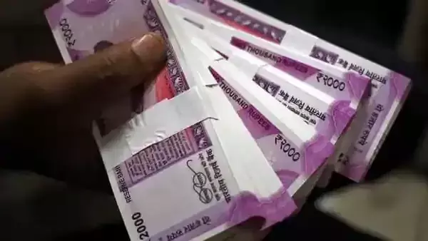 തൊഴിലാളികൾക്ക് വേതനമില്ല ; അധികൃതർക്ക്​ ഊരുചുറ്റാൻ ലക്ഷങ്ങളുടെ വാഹനം