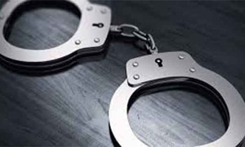 കാര്‍ മോഷണം: മൂന്നുപേര്‍ പിടിയില്‍