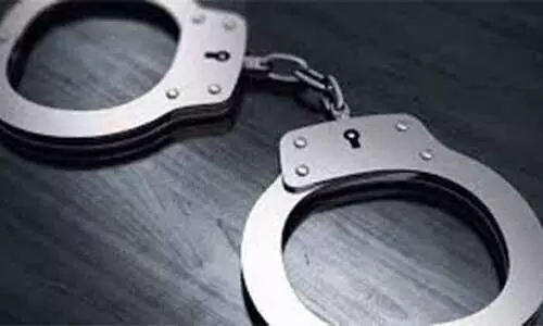 കാര്‍ മോഷണം: മൂന്നുപേര്‍ പിടിയില്‍