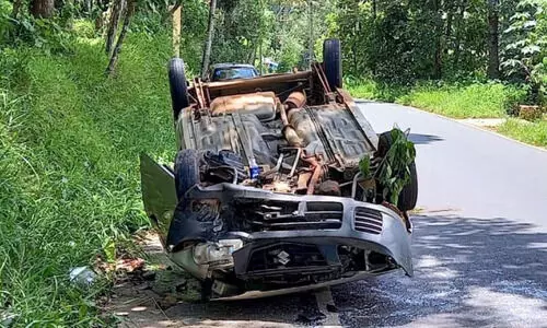 കാർ മറിഞ്ഞ്​ അഞ്ചുപേർക്ക് പരിക്ക്