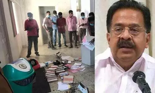 തീപിടിത്തം സ്വര്‍ണക്കടത്തിലെ തെളിവ് നശിപ്പിക്കാനുള്ള ശ്രമം -ചെന്നിത്തല