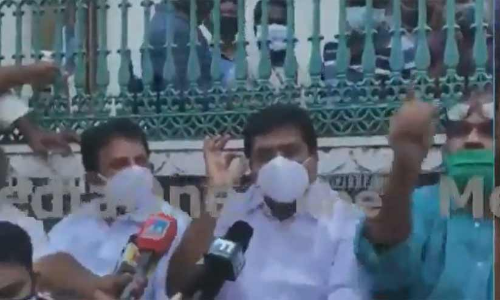 തീപിടിത്തം: മാധ്യമങ്ങളെയും നേതാക്കളെയും പുറത്താക്കി; സെക്രട്ടറിയേറ്റിന് മുന്നിൽ സംഘർഷാവസ്​ഥ