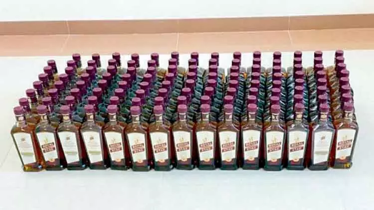 മദ്യ വിൽപന: രണ്ട്​ വിദേശികൾ പിടിയിൽ