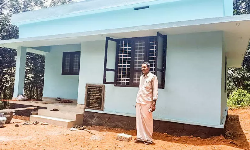 അധ്യാപകൻ ഭൂമി നൽകി; അംഗൻവാടിക്ക്​ കെട്ടിടമായി