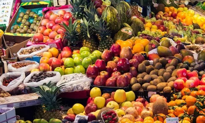 ഓണവിപണി: പച്ചക്കറിവില കുതിക്കുന്നു ഓണവിപണി: പച്ചക്കറിവില കുതിക്കുന്നു