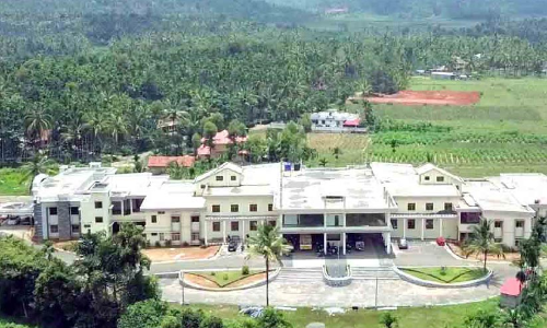 കാ​ല​ത്തി​നൊ​പ്പ​മ​ല്ല, ഒ​രു​പ​ടി മു​േ​മ്പ നീ​ല​ഗി​രി കോ​ള​ജ്