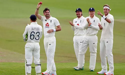 ആൻഡേഴ്​സൺ 600 വിക്കറ്റ്​ ക്ലബിൽ; പാകിസ്​താനെതിരെ ഇംഗ്ലണ്ടിന്​ പരമ്പര