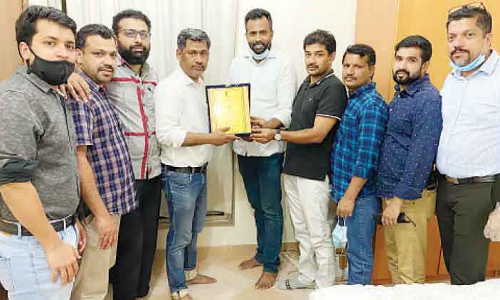 യാ​ത്ര​യ​യ​പ്പ്‌ ന​ൽ​കി