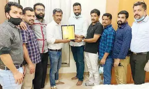 യാ​ത്ര​യ​യ​പ്പ്‌ ന​ൽ​കി