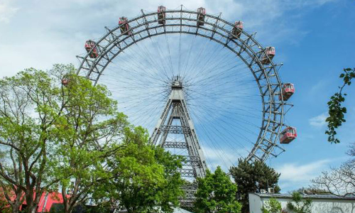 അപകടകരമായ വിനോദ റൈഡുകൾക്ക് മൂക്കുകയർ; ലൈ​സ​ൻ​സ് ന​ൽ​കാ​ൻ പു​തി​യ മാ​ർ​ഗ​രേ​ഖ