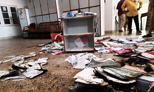 സെ​ക്ര​േ​ട്ട​റി​യ​റ്റി​ലെ തീ​പി​ടി​ത്ത​ത്തി​ൽ ന​ശി​ച്ച ഫ​യ​ലു​ക​ൾ