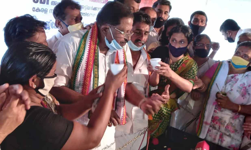 രാജ്മോഹന്‍ ഉണ്ണിത്താന്‍ എം.പിയുടെ ഉപവാസ സമരം അവസാനിപ്പിച്ചു