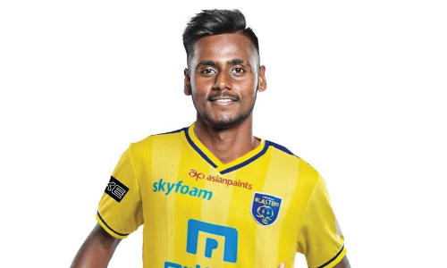 മിഡ്‌ഫീൽഡിൽ കരുത്തുകൂട്ടി ബ്ലാസ്​റ്റേഴ്​സ്​; രോഹിത് കുമാർ കെ.ബി.എഫ്‌.സിക്കായി ബൂട്ടണിയും