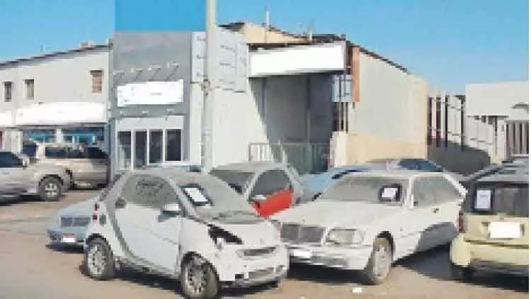 ഷാർജയിൽ ഉപേക്ഷിക്കപ്പെട്ട 1628 കാറുകൾ നീക്കം ചെയ്തു ഷാർജയിൽ ഉപേക്ഷിക്കപ്പെട്ട 1628 കാറുകൾ നീക്കം ചെയ്തു