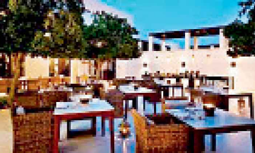 ഹോട്ടലുകളിൽ ഡിസ്​പോസിബിൾ പാത്രങ്ങളും ഗ്ലാസുകളും ഉപയോഗിക്കണം