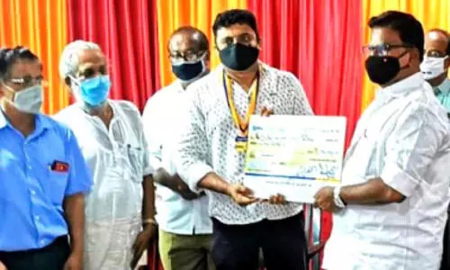 അർബുദരോഗികൾക്ക് മരുന്ന്​ വാങ്ങുന്നതിന് ലക്ഷം രൂപ കൈമാറി