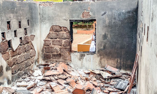 സ്കൂ​ൾ പാ​ച​ക​പ്പു​ര​ക്ക് തീ​പി​ടി​ച്ച് വ​ൻ നാ​ശ​ന​ഷ്​​ടം