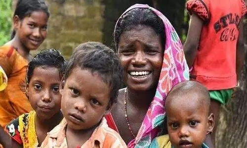 ആദിവാസികൾക്ക് ഓണക്കോടിക്ക് ആറ് കോടി