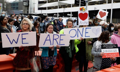 പിതാവി​െൻറ കാലിൽ ചുറ്റിപ്പിടിച്ച്​ ഒളിച്ച കുഞ്ഞിനെ നിങ്ങൾ മനഃപൂർവം ​െകാന്നു
