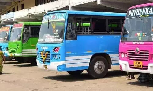 ഓ​ണം: ബു​ധ​ൻ വ​രെ പൊ​തു​ഗ​താ​ഗ​തം; ബ​സു​ക​ൾ​ക്ക്​ എല്ലാ ജി​ല്ല​ക​ളി​ലേ​ക്കും സ​ർ​വി​സ്​ ന​ട​ത്താം