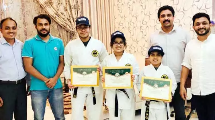 ബ്ലാക്ക് ബെൽറ്റ് ലഭിച്ച സഹോദരങ്ങൾക്ക് ആദരം ബ്ലാക്ക് ബെൽറ്റ് ലഭിച്ച സഹോദരങ്ങൾക്ക് ആദരം