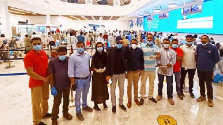 കെ.എൽ കുവൈത്ത് ചാർട്ടർ വിമാനത്തിൽ യാത്രക്കാരെ അയച്ചു കെ.എൽ കുവൈത്ത് ചാർട്ടർ വിമാനത്തിൽ യാത്രക്കാരെ അയച്ചു