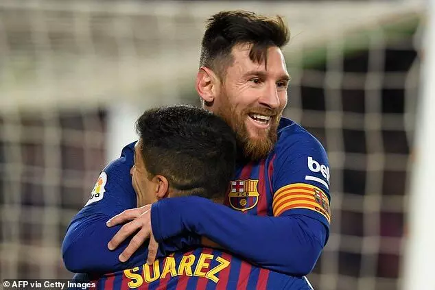 സുവാരസിനൊപ്പം അവസാനത്തെ അത്താഴം സുവാരസിനൊപ്പം അവസാനത്തെ അത്താഴം