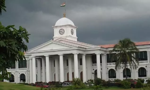 സെക്രട്ടേറിയറ്റിലെ പേപ്പര് ഫയലുകളെല്ലാം ഇ-ഫയലാക്കാൻ നിർദേശം സെക്രട്ടേറിയറ്റിലെ പേപ്പര് ഫയലുകളെല്ലാം ഇ-ഫയലാക്കാൻ നിർദേശം
